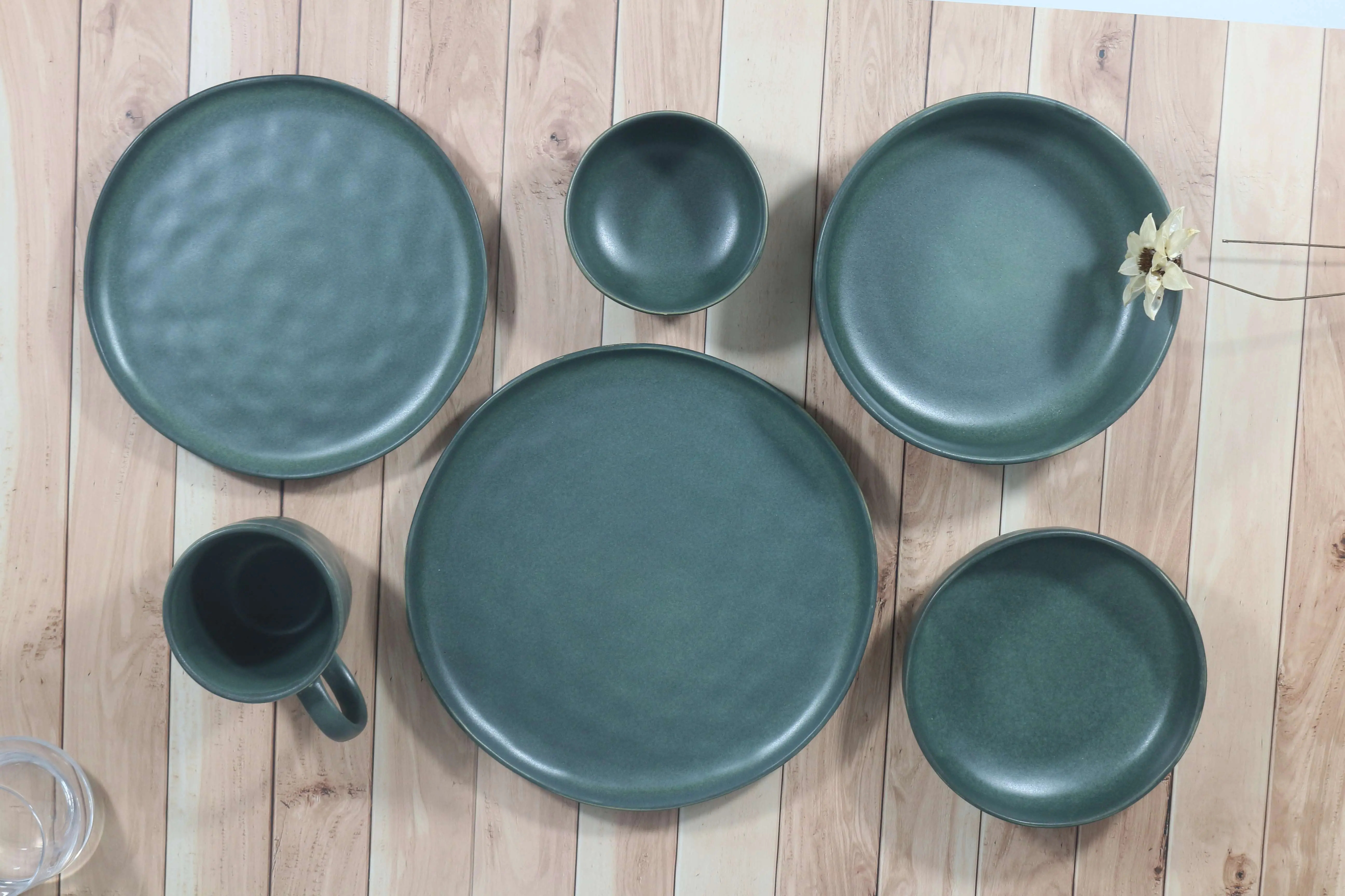 kitchen dishware