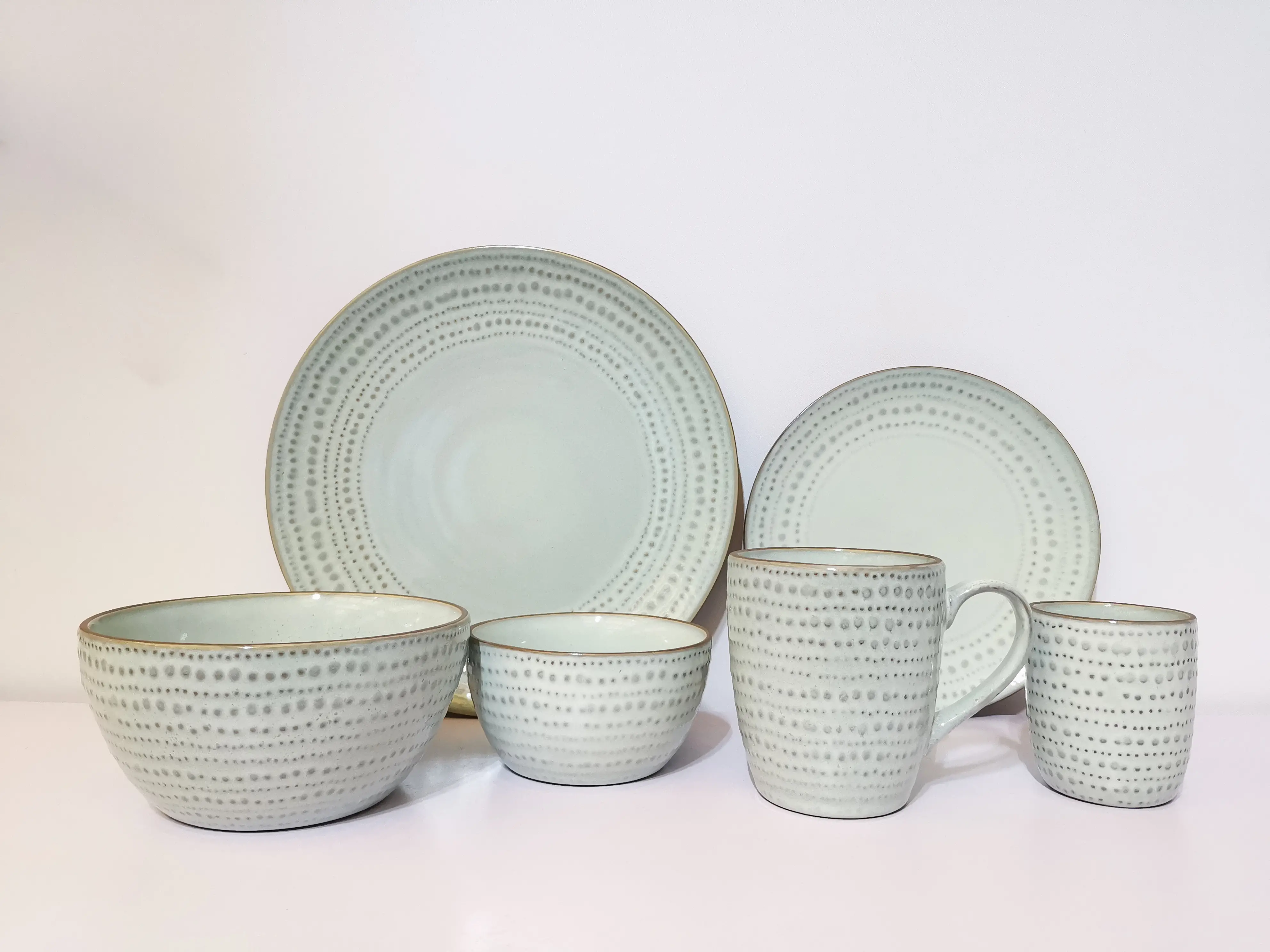stoneware dinner ware