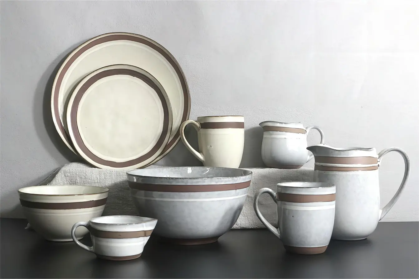 Antique glaze in raw Color clay tableware