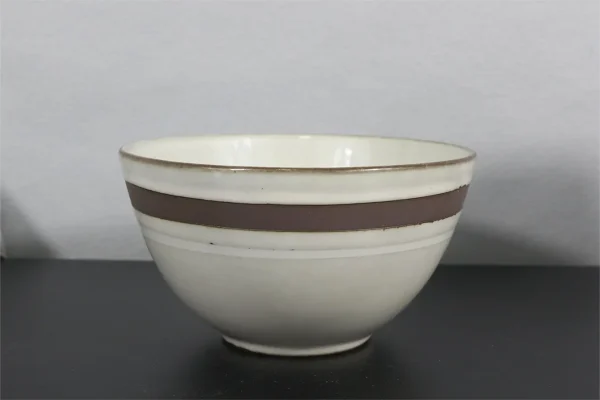 Antique glaze in raw Color clay tableware