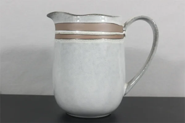 Antique glaze in raw Color clay tableware