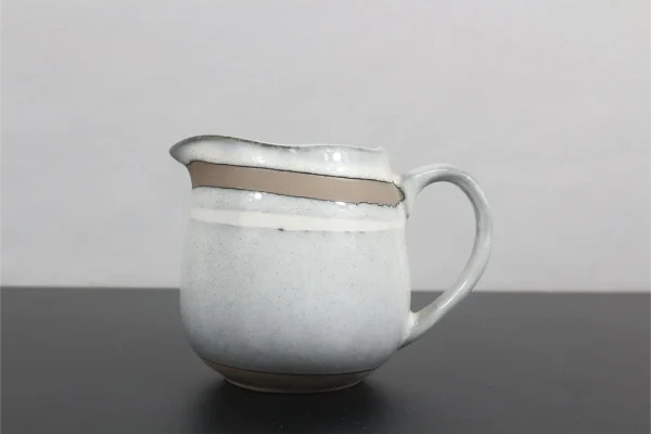 Antique glaze in raw Color clay tableware