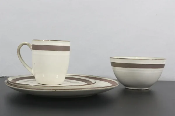 Antique glaze in raw Color clay tableware