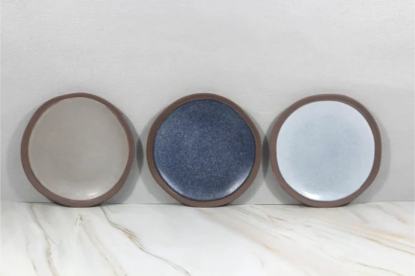 Color clay dinnerware in double reactive glaze