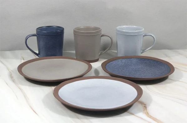 Color clay dinnerware in double reactive glaze
