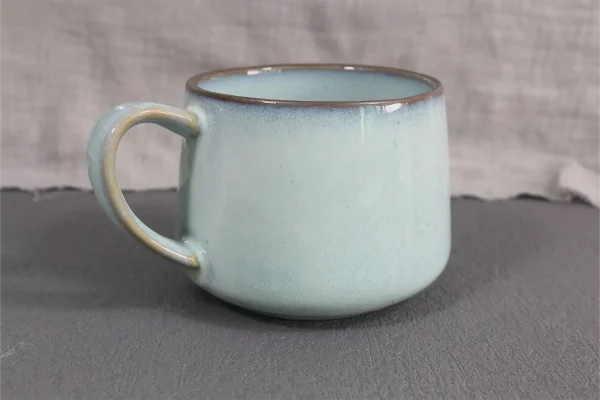 Round dinnerware in terracotta clay
