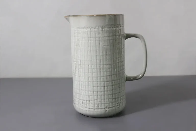 Water jug with woven lines design