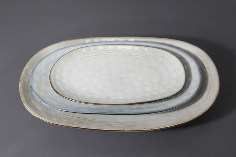 Oval platters in reactive glaze
