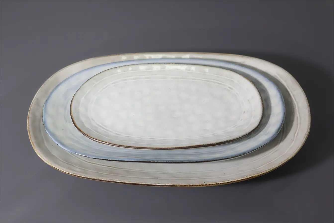 Oval platters in reactive glaze