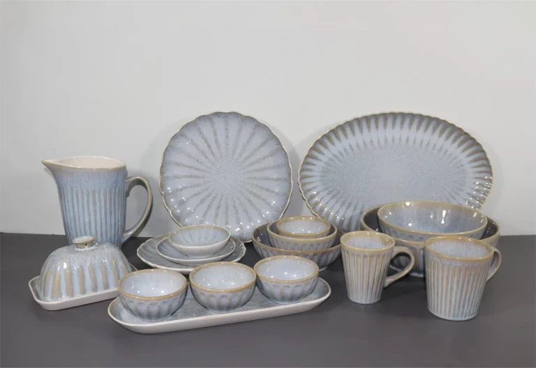 Glossy dual layer reative glaze on stoneware set(1)